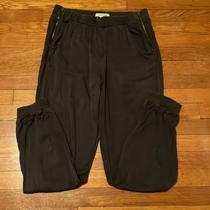 Breezy olive joggers